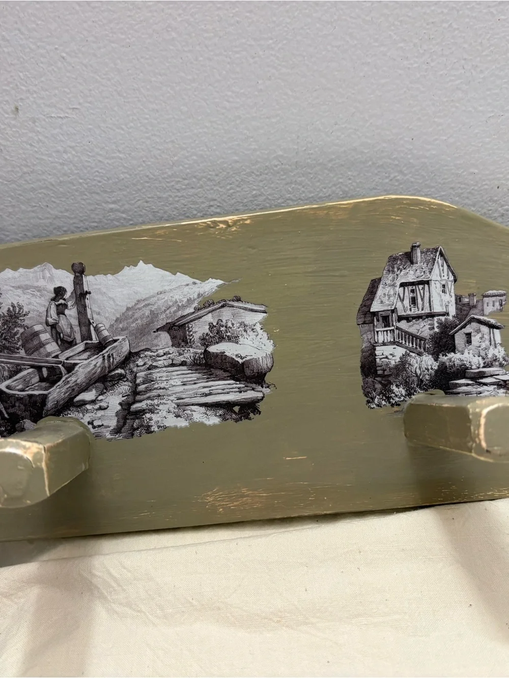 Decorative Wooden Wall Hook Rack in Oatmeal Gray with Scenic Details